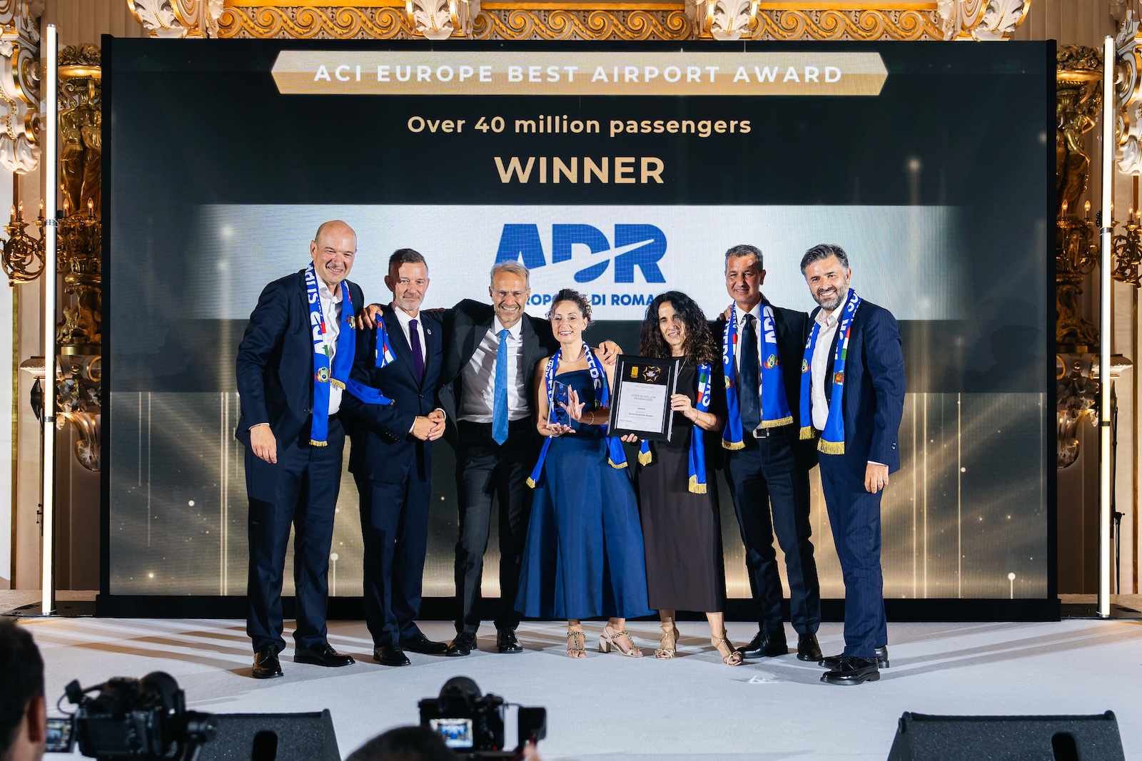 FIUMICINO SI CONFERMA MIGLIOR AEROPORTO D’EUROPA PER ACI EUROPE. IL “LEONARDO DA VINCI” PREMIATO A PRAGA PER L’OTTAVA VOLTA DAL 2018 DA UNA GIURIA INDIPENDENTE DI ISTITUZIONI ED ENTI DELL’AVIAZIONE EUROPEA