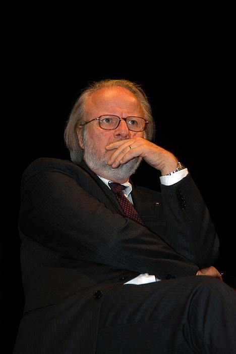 carlo rivolta l attore 61 anni è a tre metri