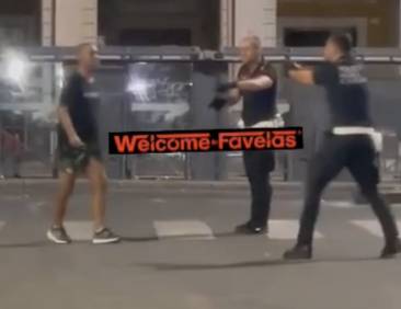 a roma un uomo tenta di aggredire i vigili con una bottiglia rotta - video welcome to favelas